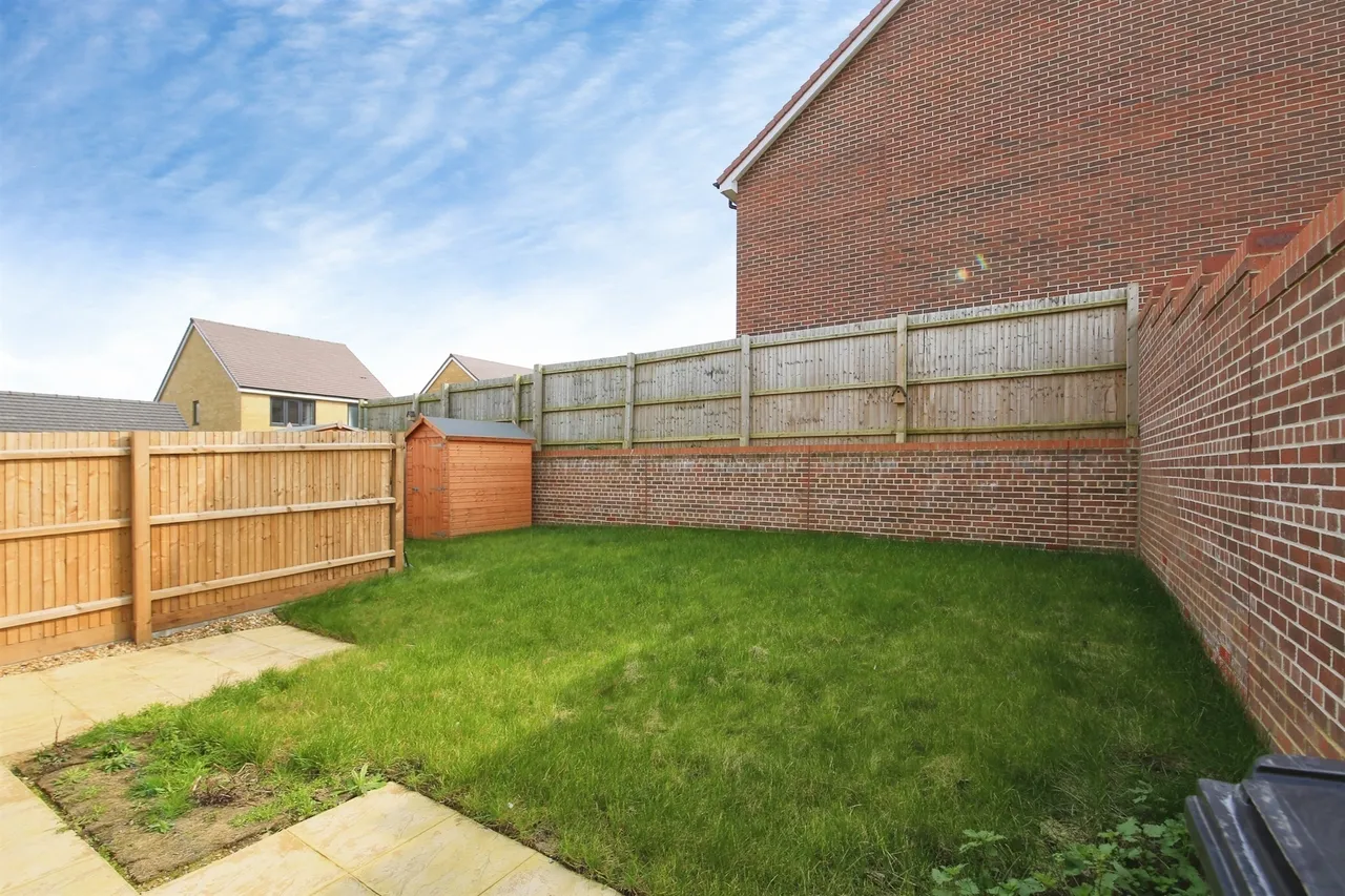 Evans Mead Peterborough, PE7, photo 6