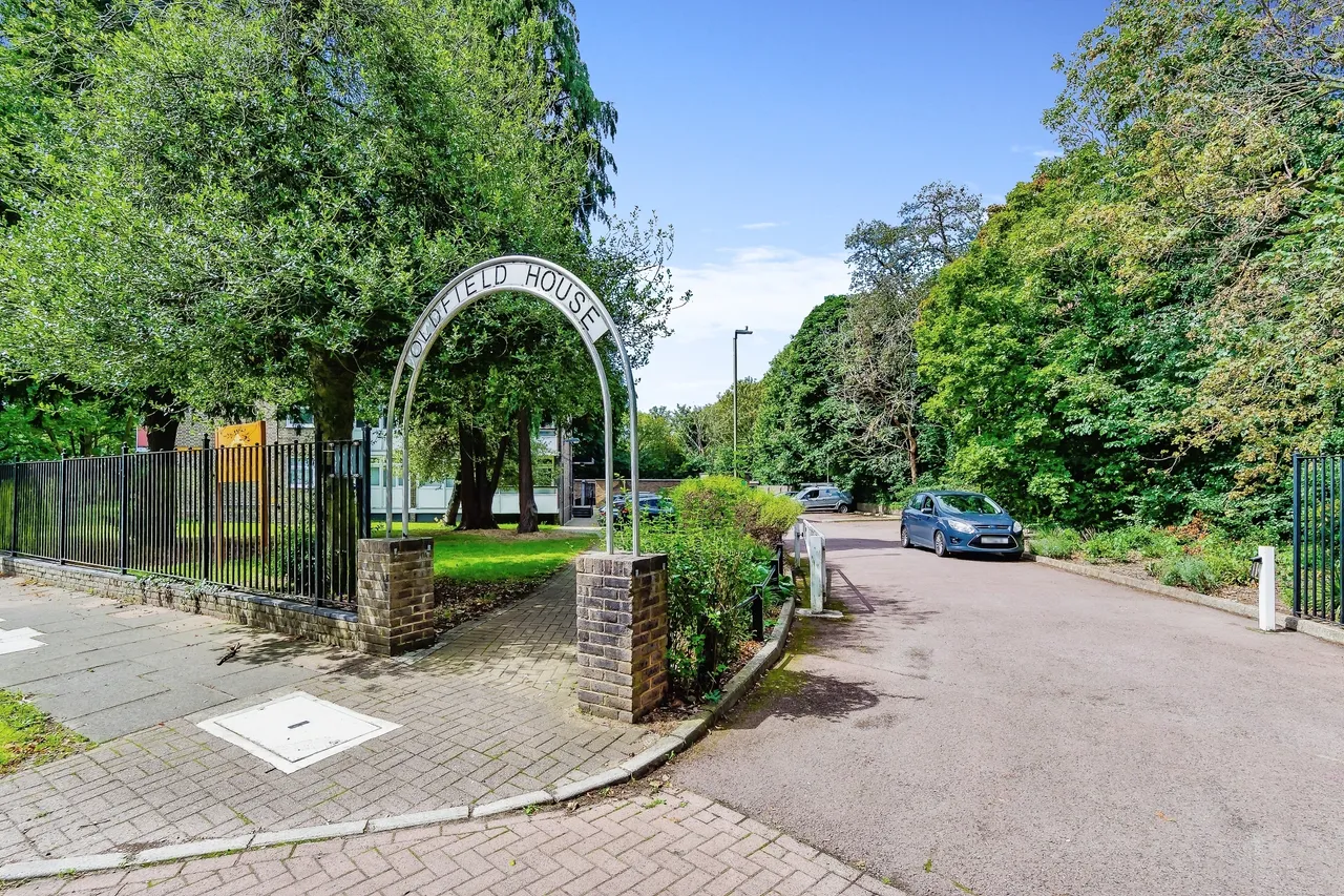 West Drive, London, SW16, photo 14