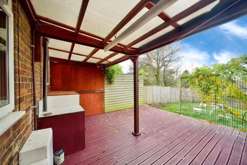 Stapleton Road, Borehamwood WD6 5BS, photo 11