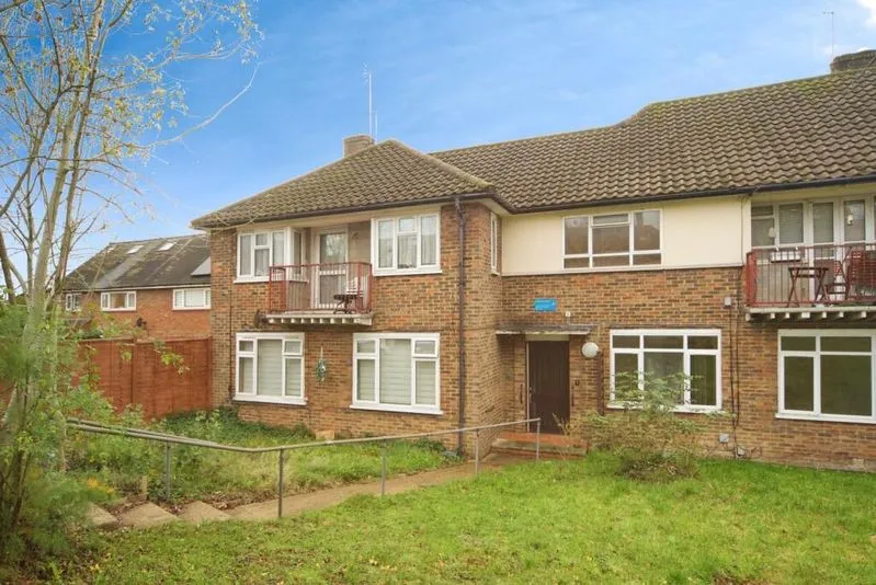 Stapleton Road, Borehamwood WD6 5BS, photo 13