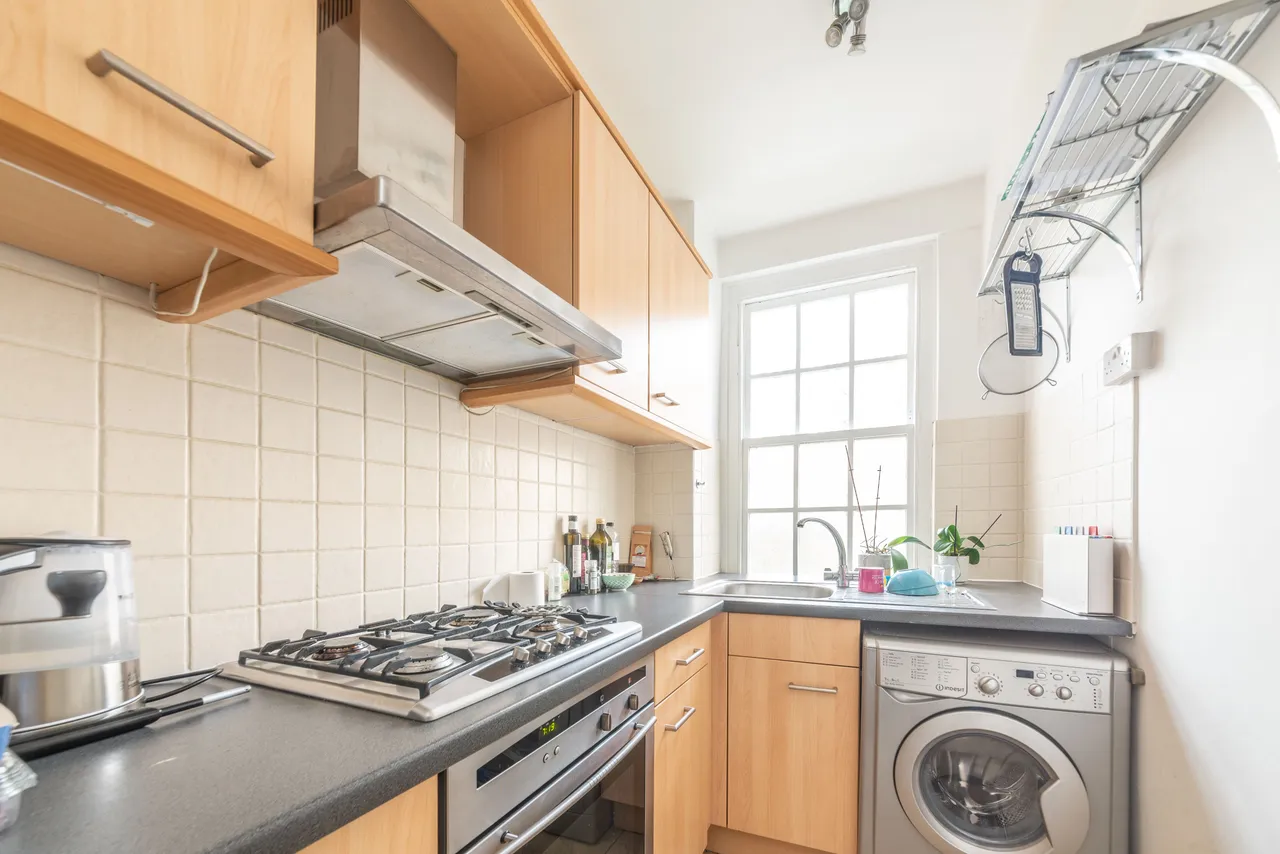 Flat 20 Eton Hall, Eton College Road, London, photo 3