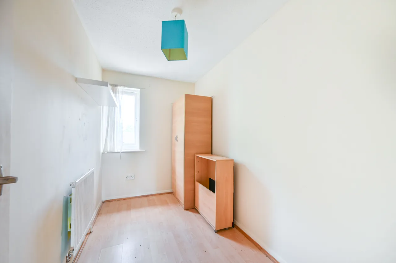 21 Brewery Close, Wembley, photo 4
