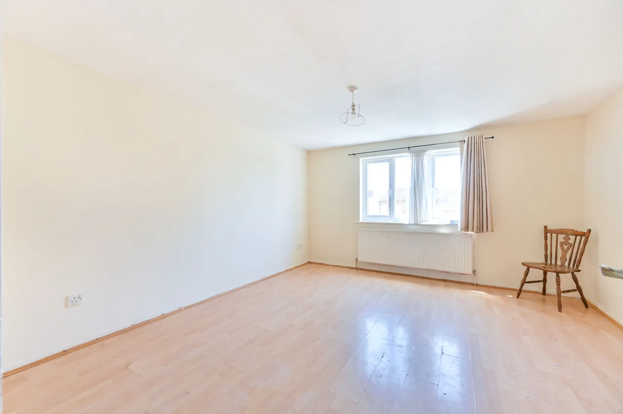 21 Brewery Close, Wembley, photo 6