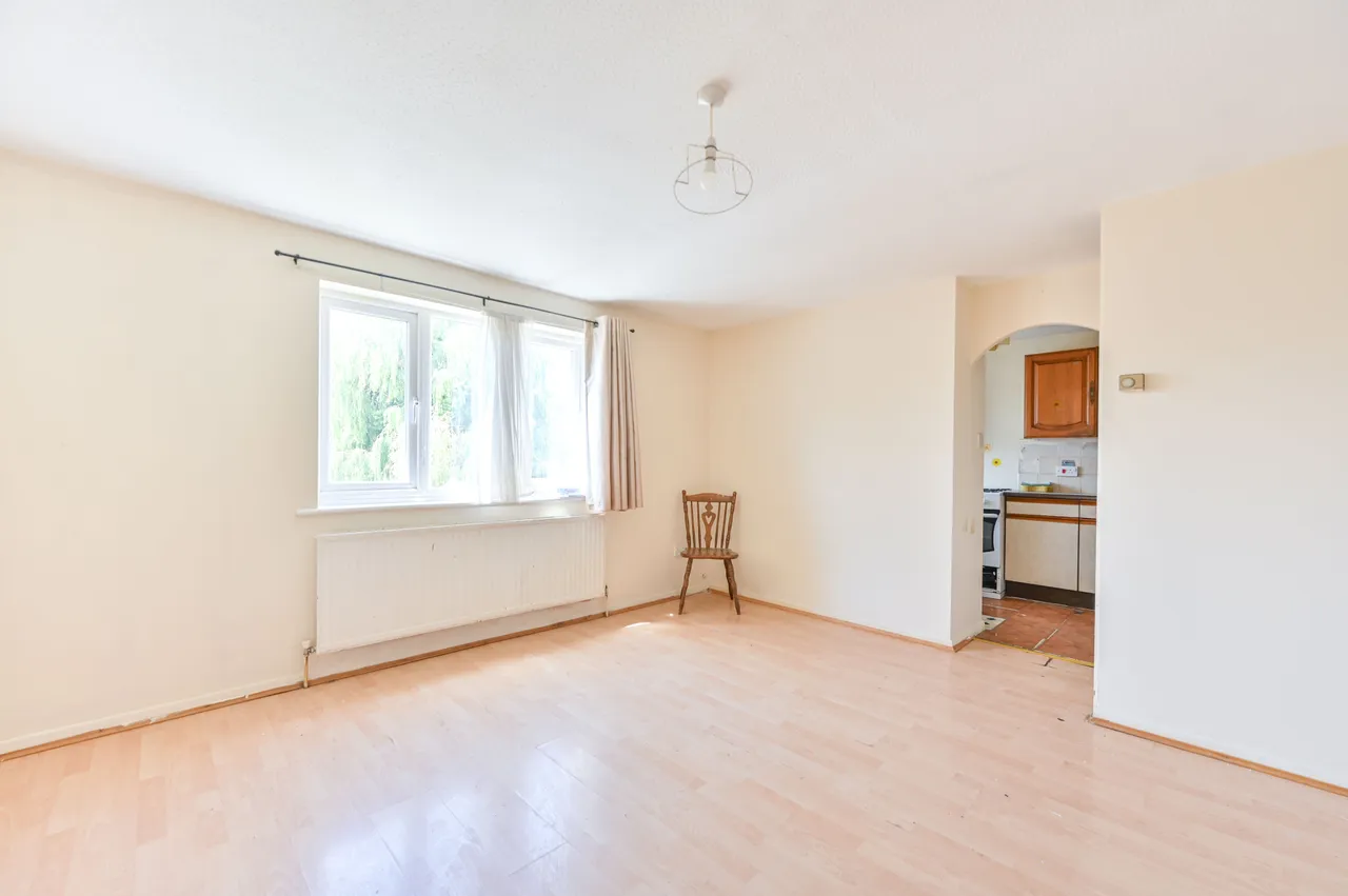 21 Brewery Close, Wembley, photo 5