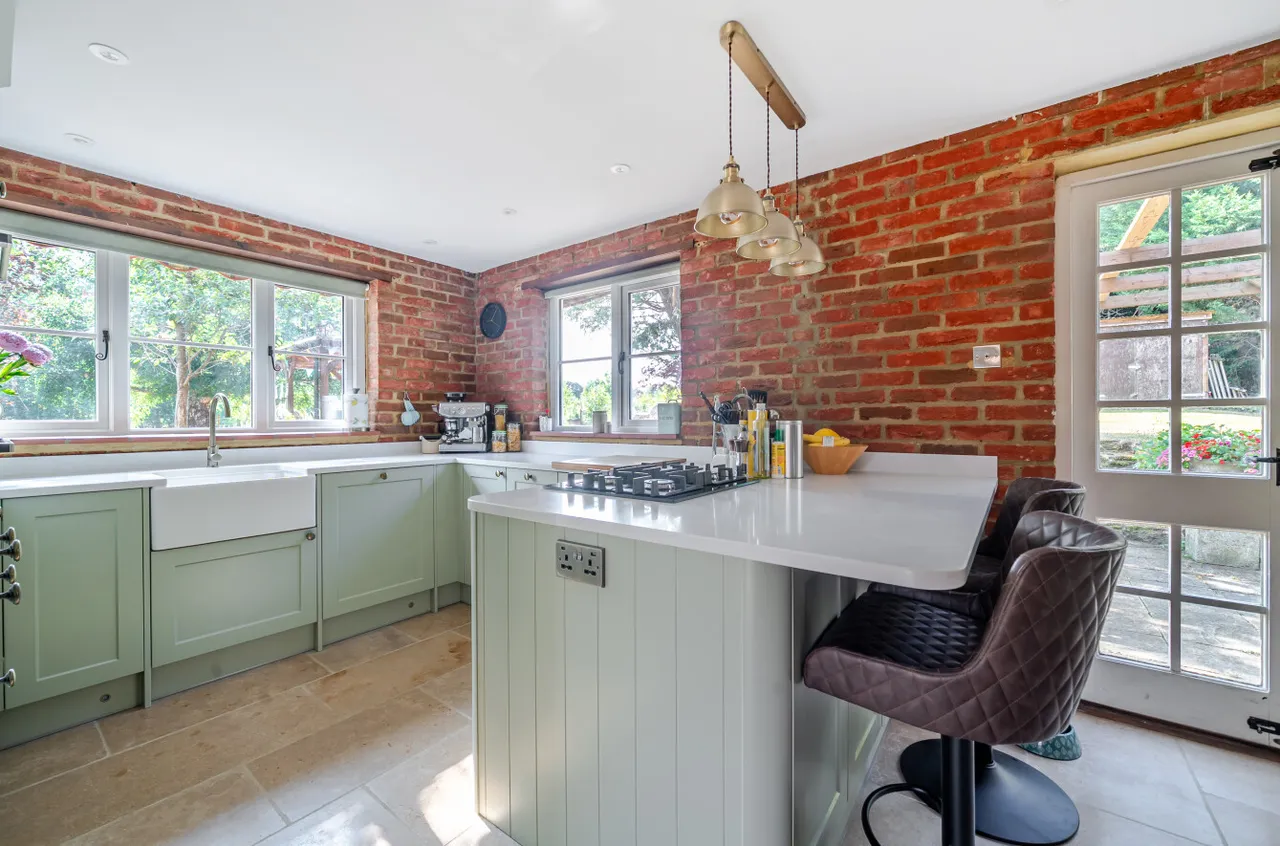 Petworth Road, Witley, GU8, photo 12
