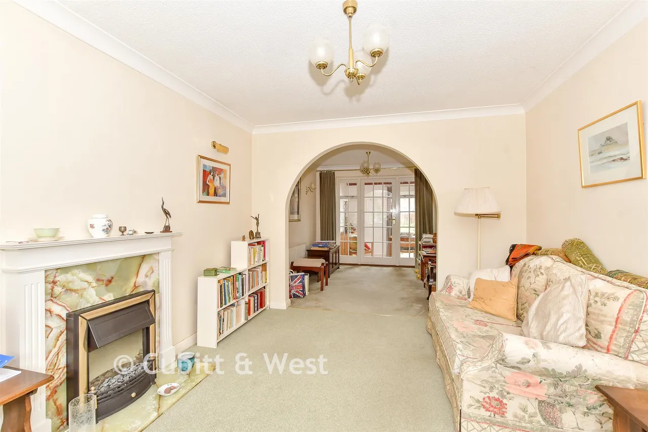 Royal Gardens, Rowlands Castle, PO9, photo 3