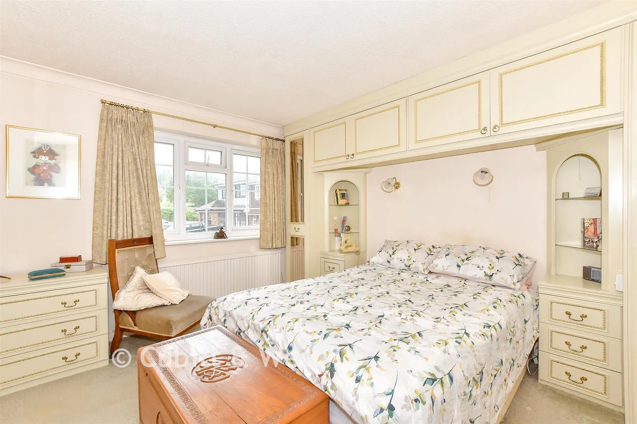 Royal Gardens, Rowlands Castle, PO9, photo 6