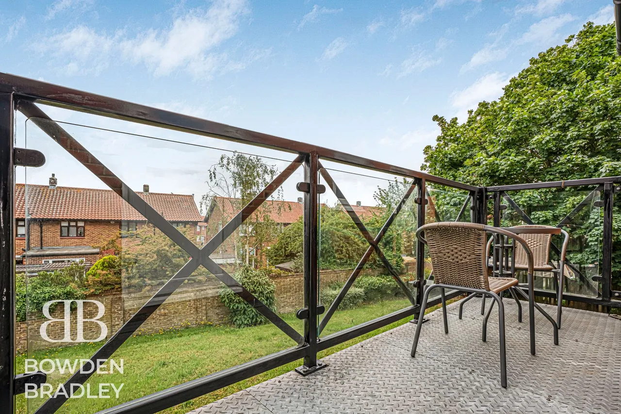 Glandford Way, Romford, RM6, photo 28