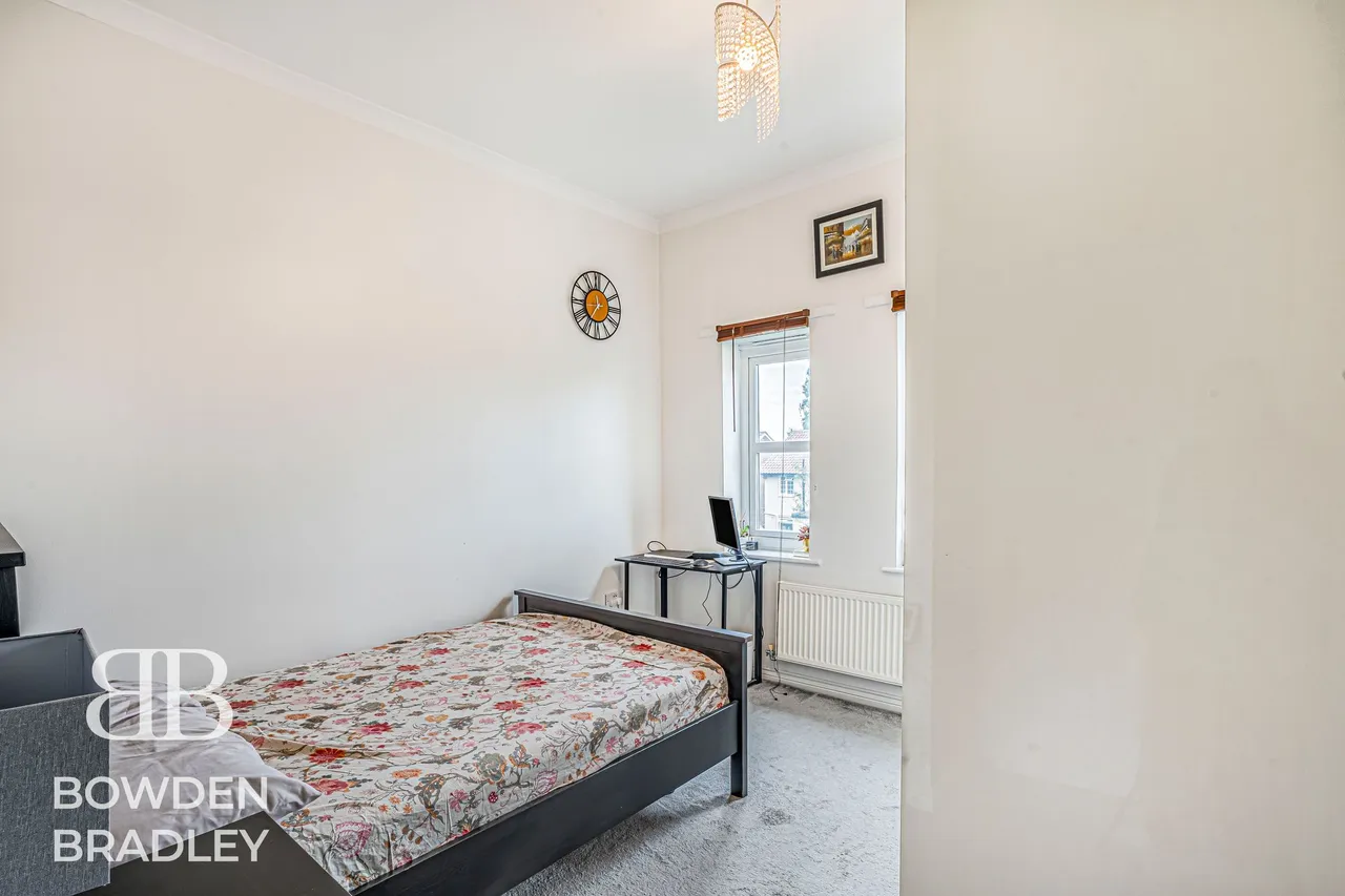 Glandford Way, Romford, RM6, photo 11