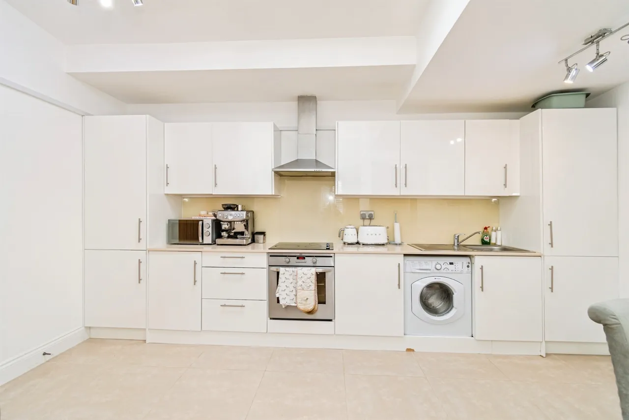 Abbey Walk, Romsey, SO51, photo 6