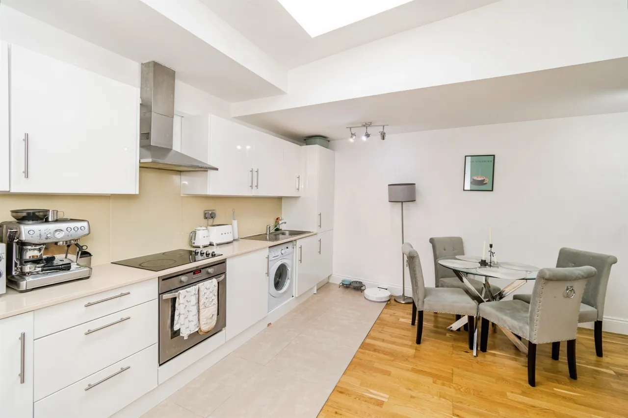 Abbey Walk, Romsey, SO51, photo 15