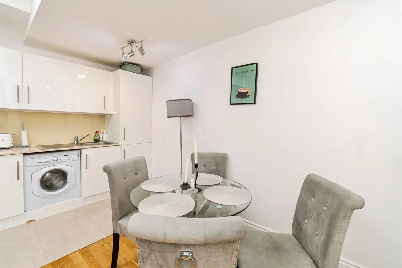 Abbey Walk, Romsey, SO51, photo 14