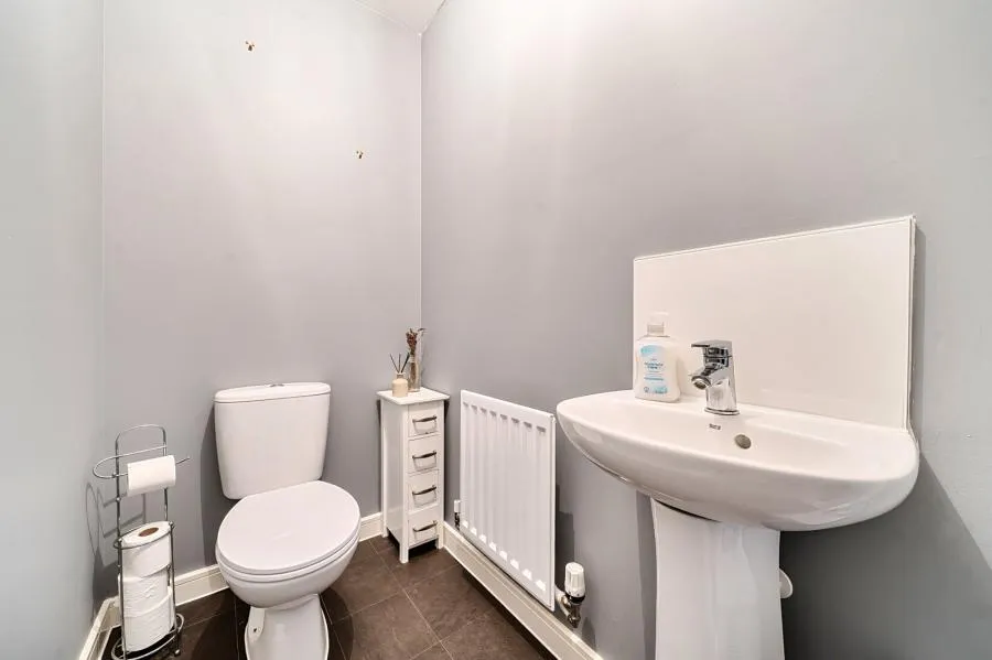Chapel Drive, Aston Clinton, HP22, photo 15