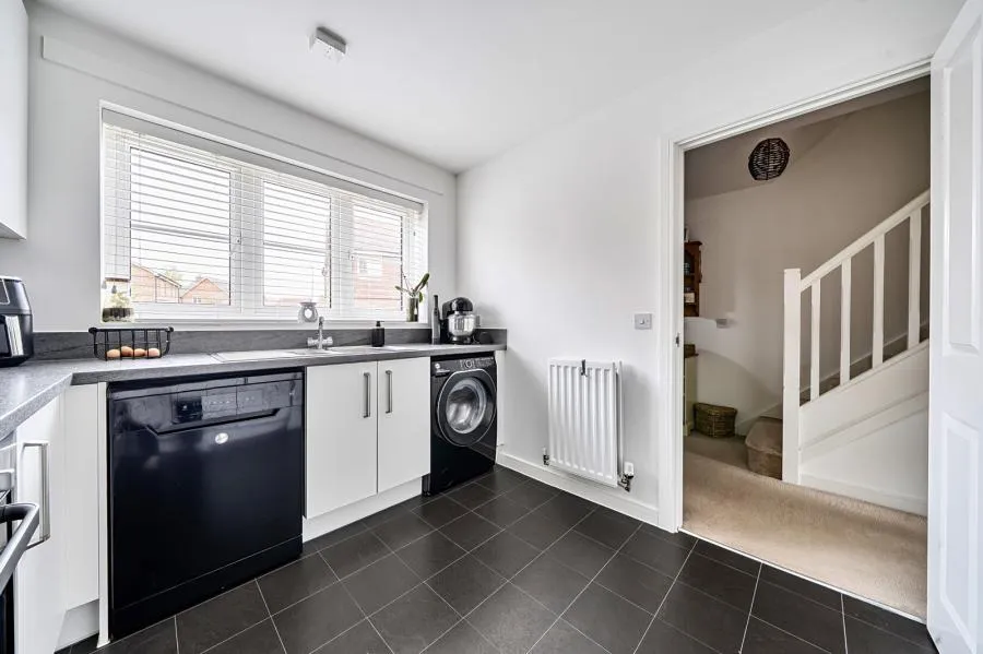 Chapel Drive, Aston Clinton, HP22, photo 7