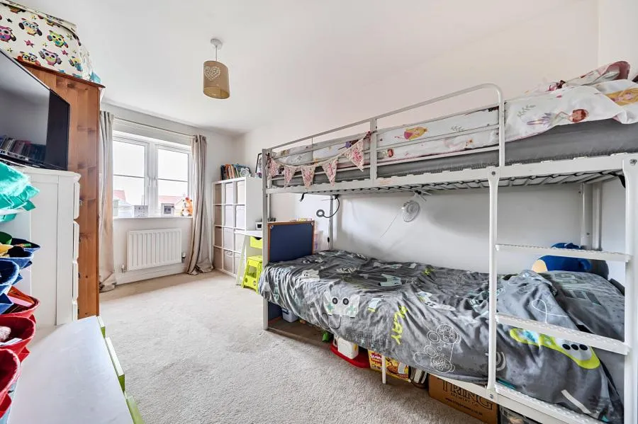Chapel Drive, Aston Clinton, HP22, photo 13