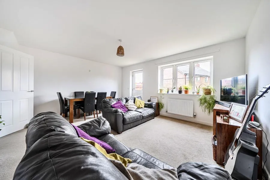 Chapel Drive, Aston Clinton, HP22, photo 3