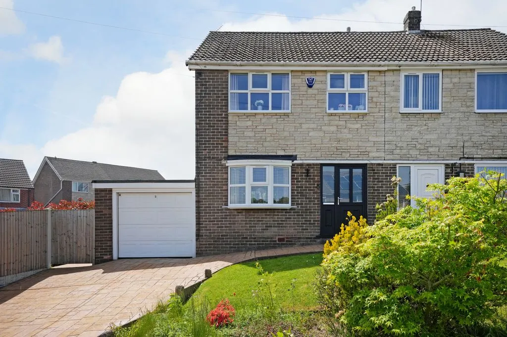 3 bed house for sale — Crown Close, Kimberworth, Rotherham S61