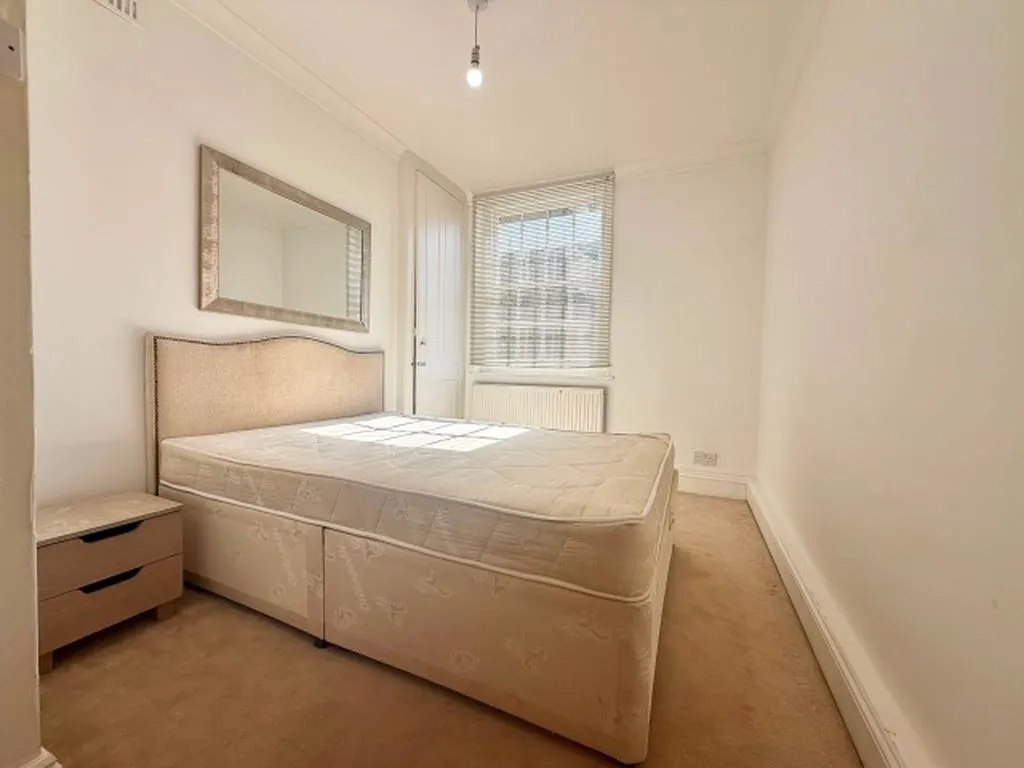 Hannibal Road, London E1 3JF, photo 4