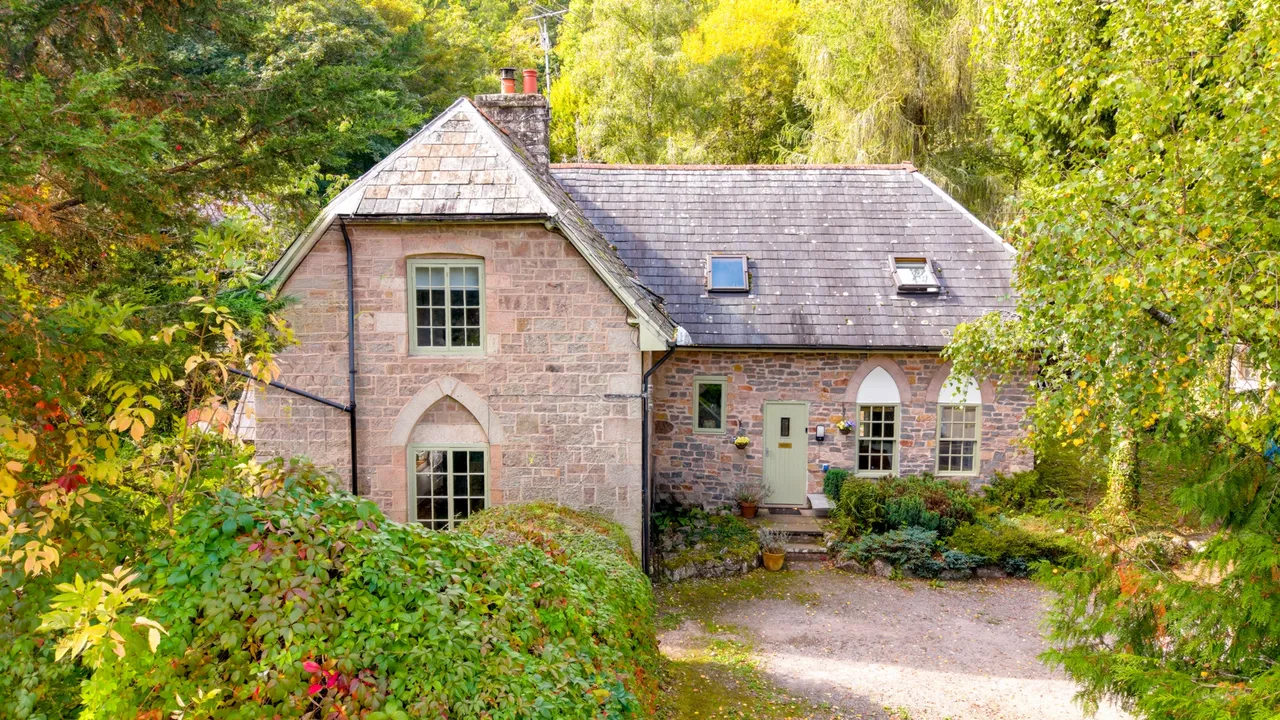 4 bed house for sale, Llandogo, NP25
