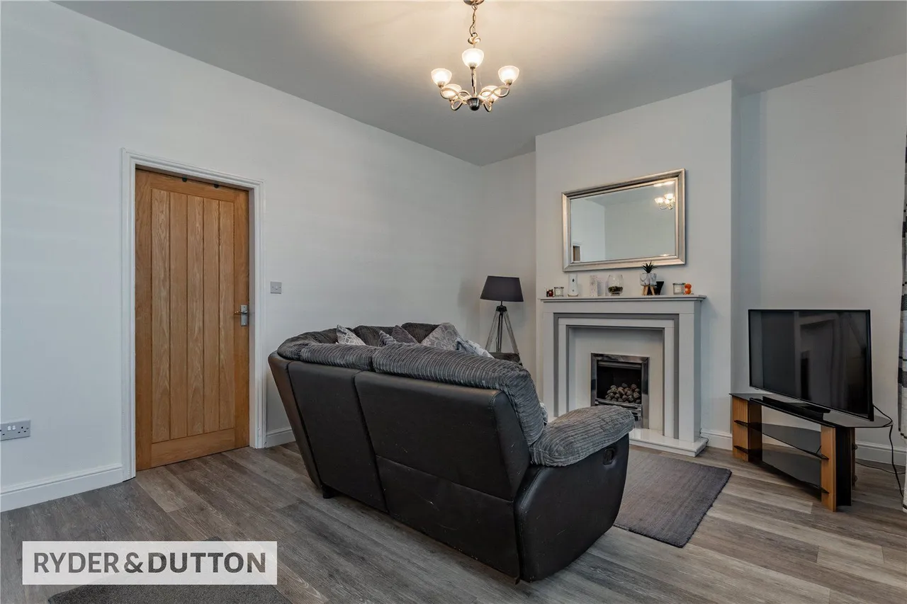 Lisbon Street, Passmonds, OL12, photo 2
