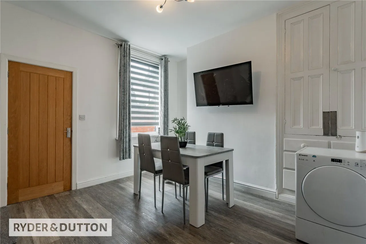 Lisbon Street, Passmonds, OL12, photo 3