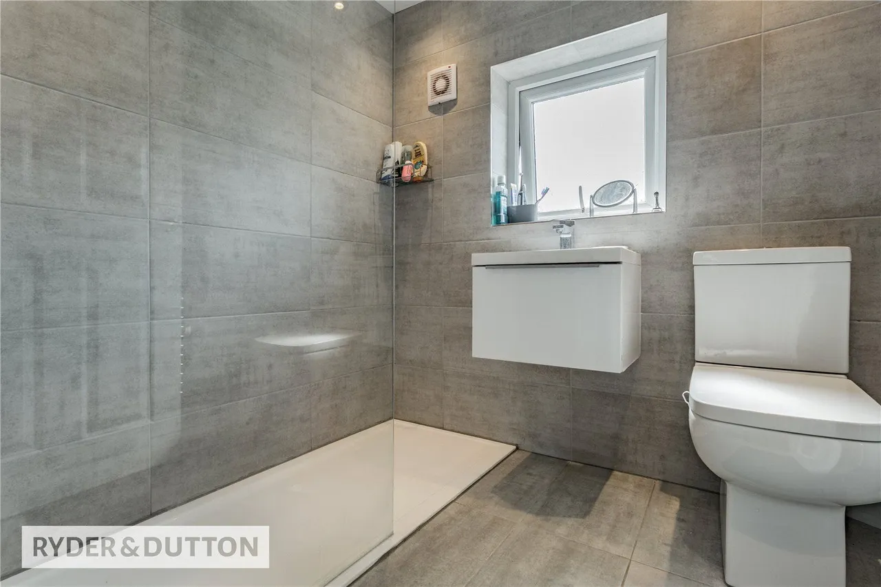Lisbon Street, Passmonds, OL12, photo 7