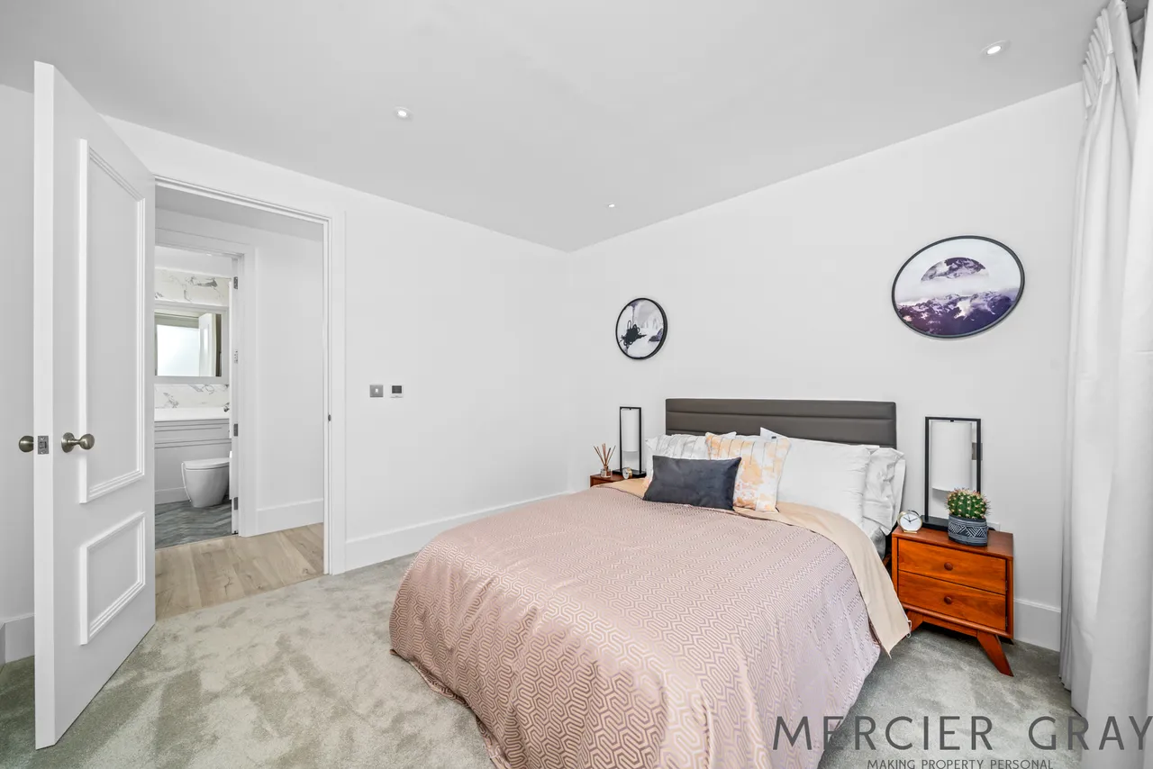 Chaplin Drive, Barnet, EN4, photo 10