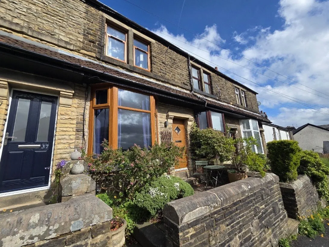 2 bed house for sale — Windsor Road, Buxton, Derbyshire, SK17
