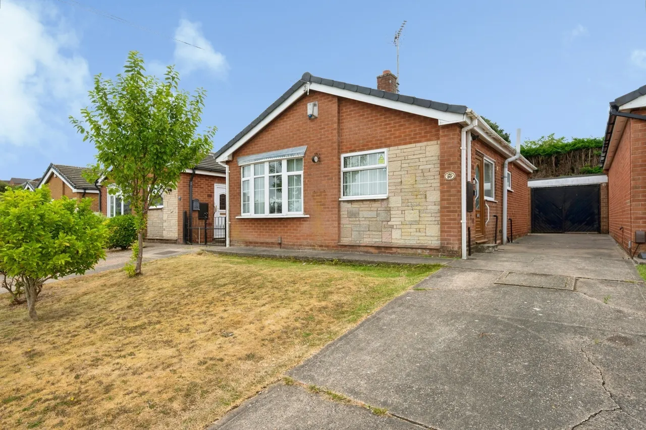 2 bed house for sale — Sandfield Road, Kirkby-in-Ashfield, Nottingham, Nottinghamshire, NG17