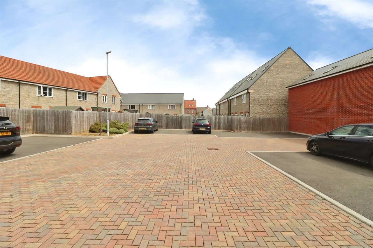 Harebell Road, Emersons Green, Bristol, photo 3