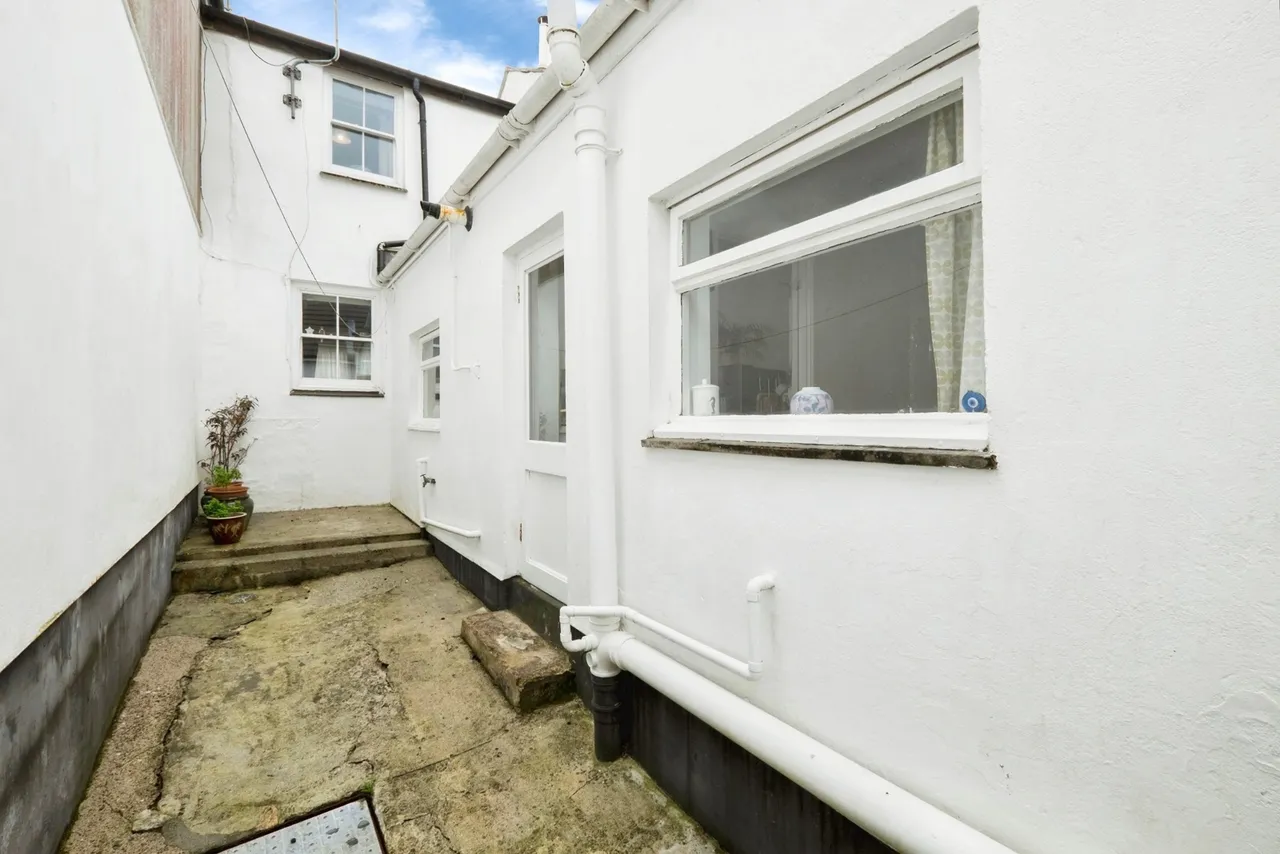 Adelaide Street, Penzance, TR18, photo 13