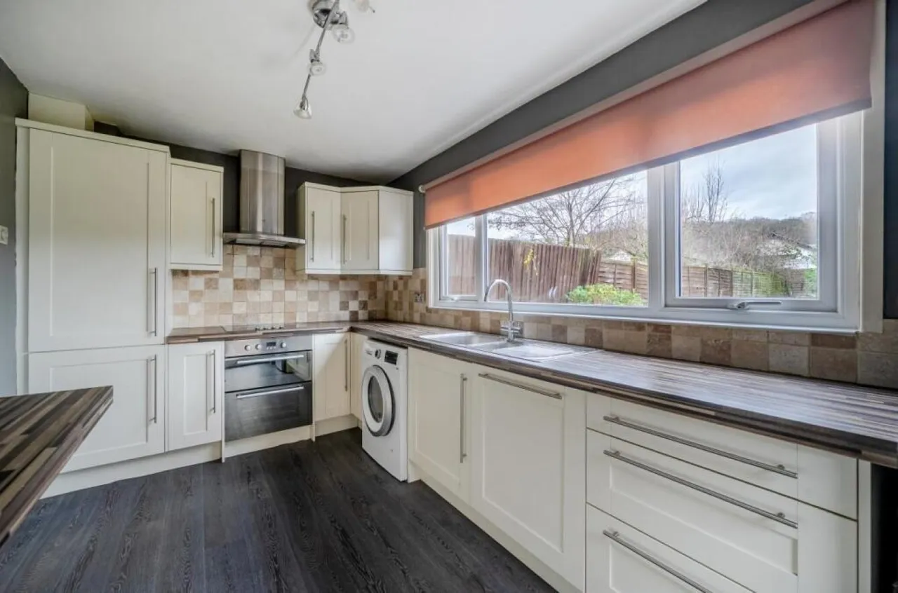West End Lane, Horsforth, LS18, photo 5