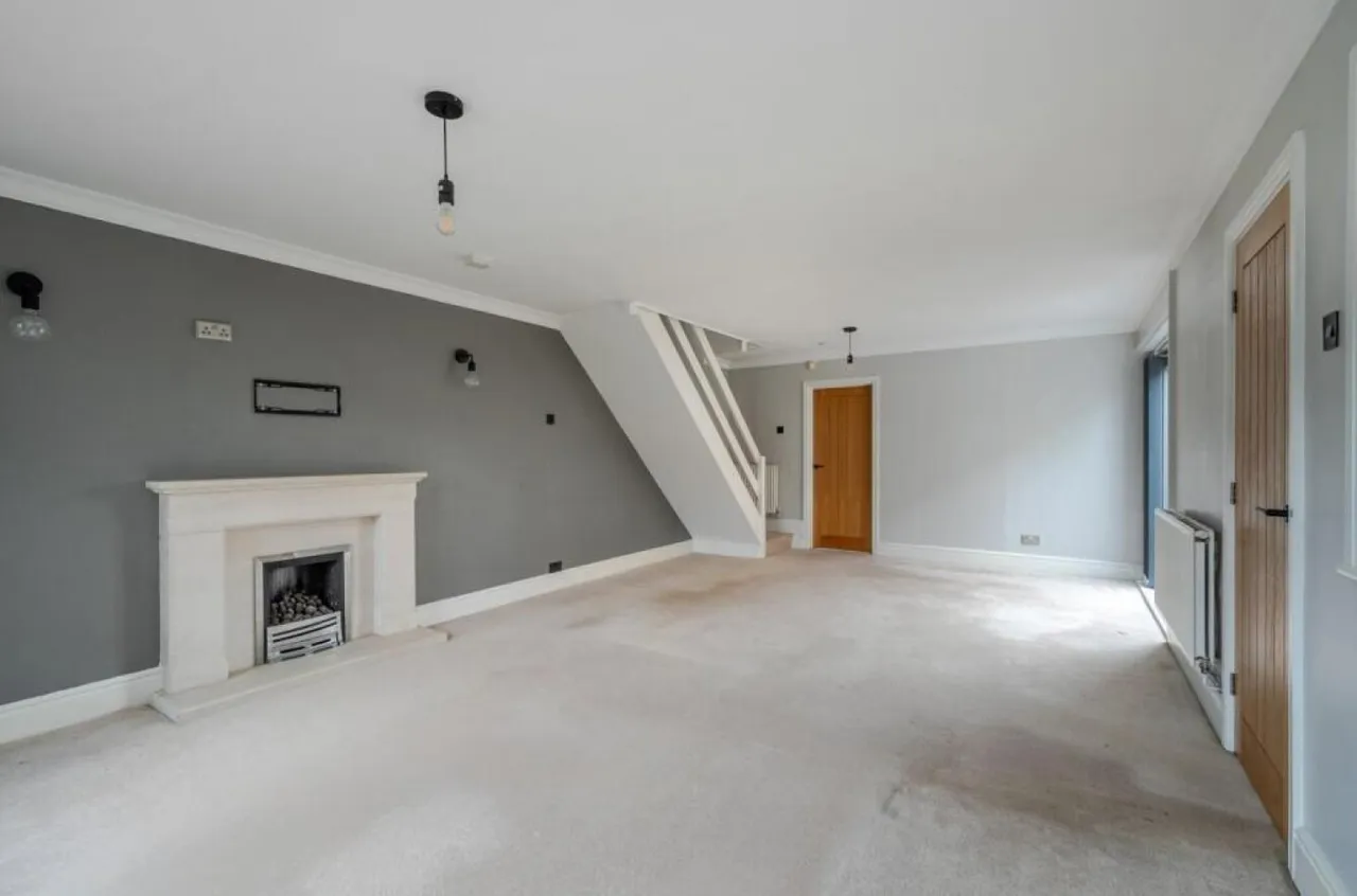 West End Lane, Horsforth, LS18, photo 4
