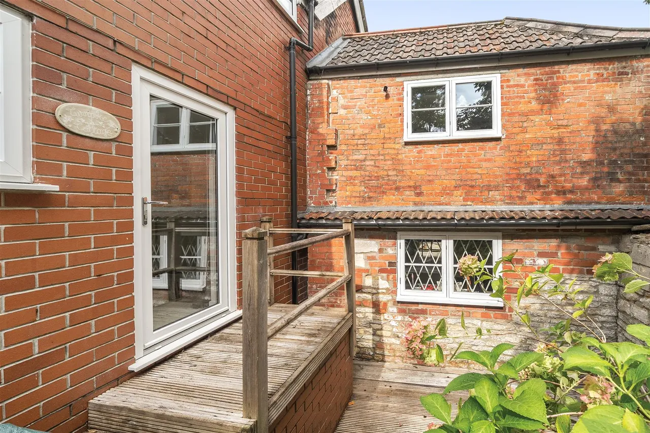 Lowden Hill, Chippenham, SN15, photo 16