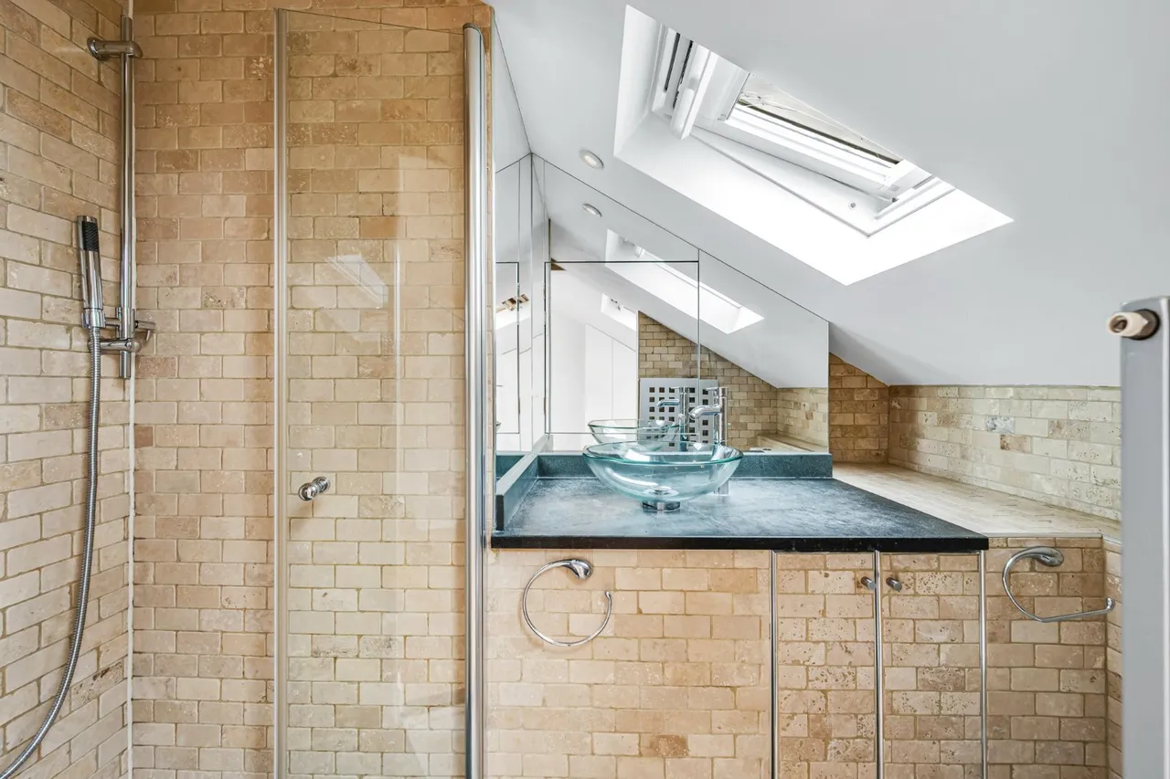 Malthouse Drive, London, W4, photo 16