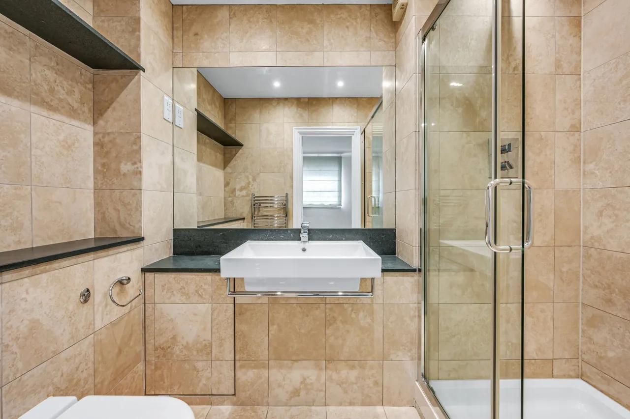 Malthouse Drive, London, W4, photo 14
