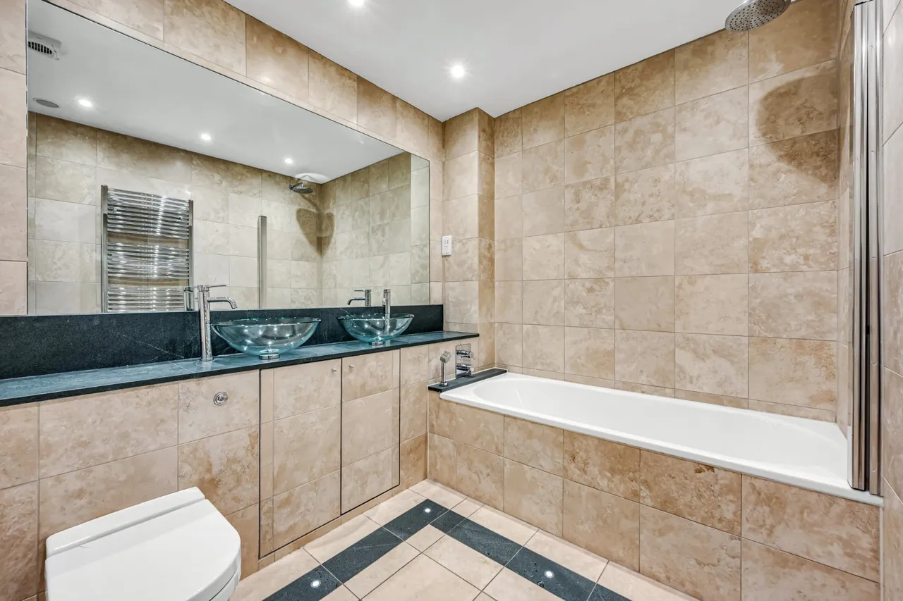 Malthouse Drive, London, W4, photo 15