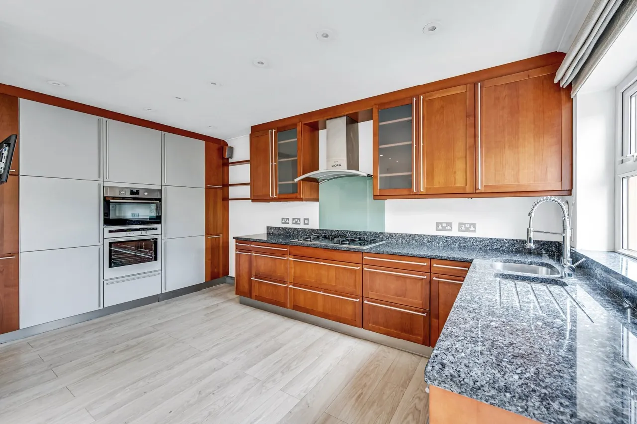 Malthouse Drive, London, W4, photo 5