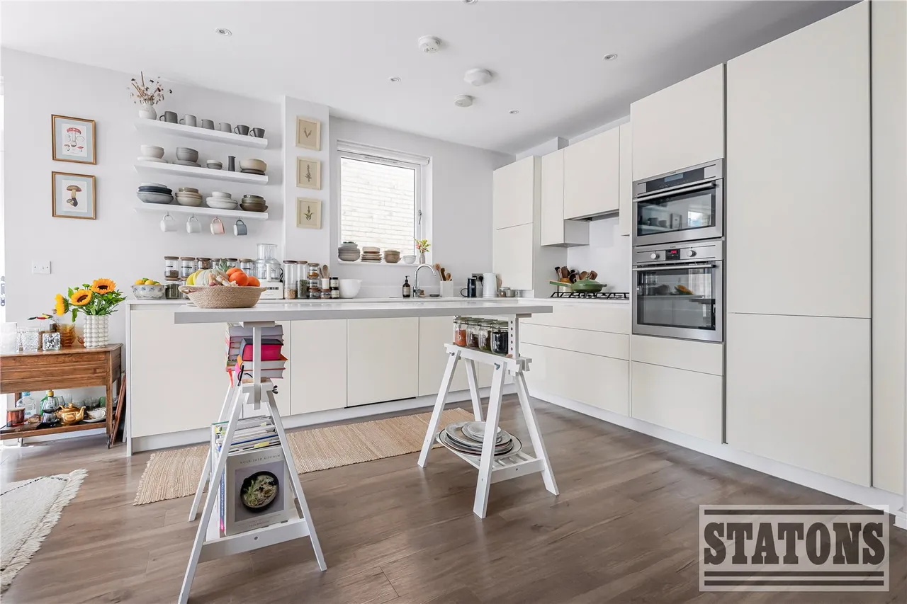 Dollis Valley Drive, Barnet, EN5 2FW, photo 13