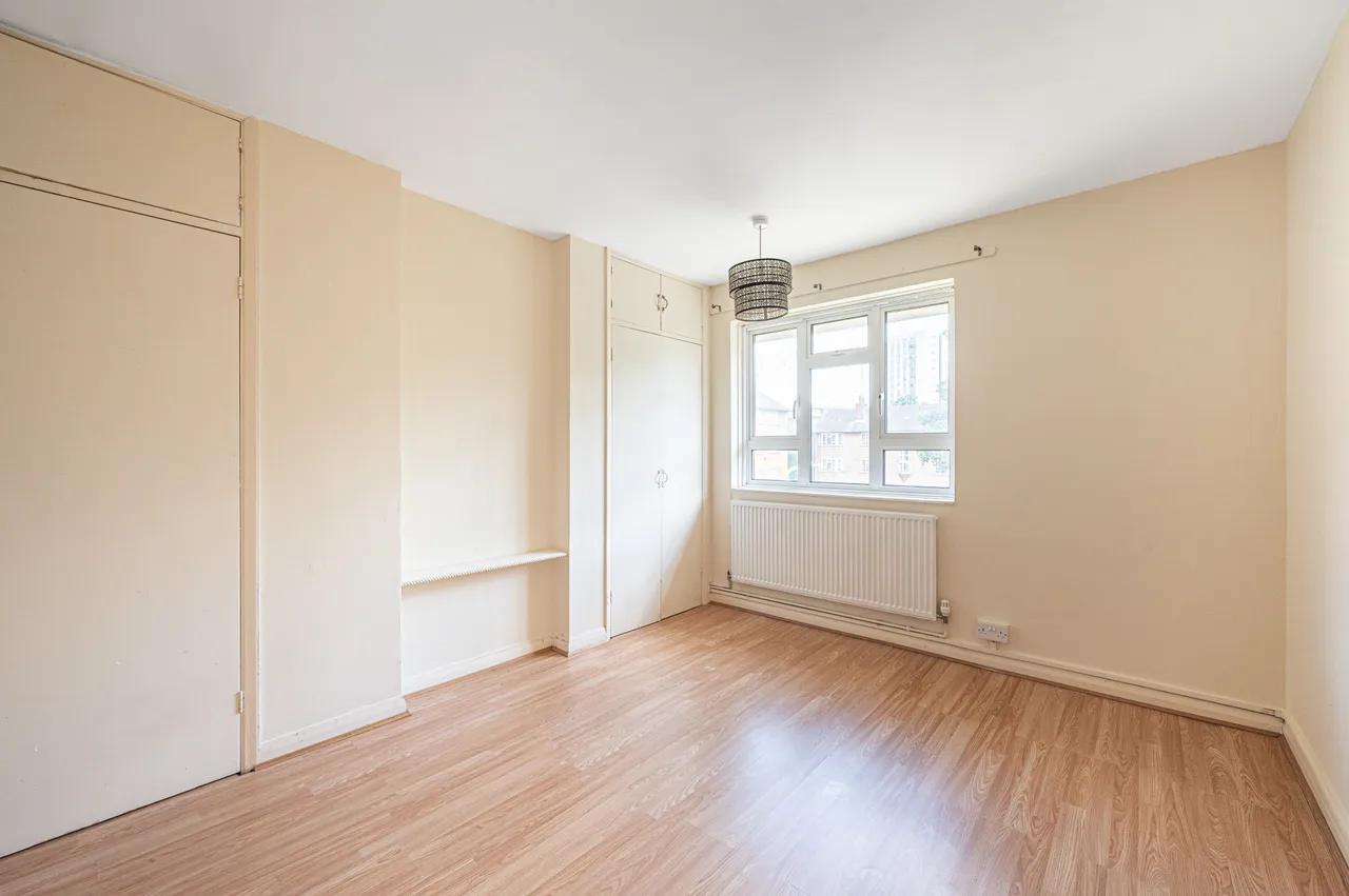 Flat 87 Longberrys, Cricklewood Lane, London, photo 4