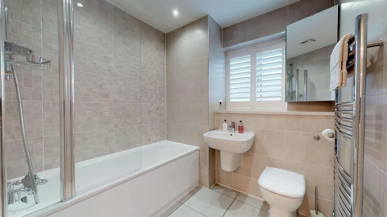 Hawthorn Way, Chigwell, IG7, photo 9