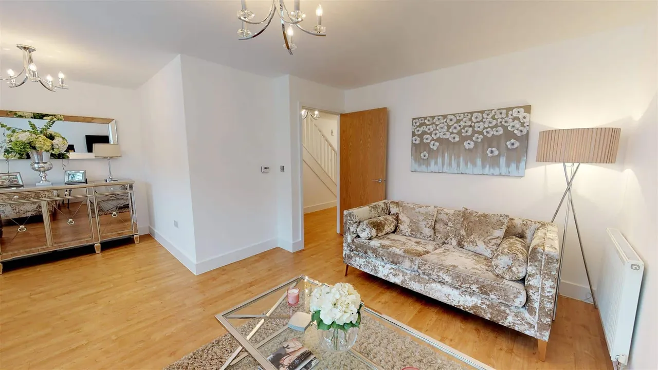 Hawthorn Way, Chigwell, IG7, photo 2