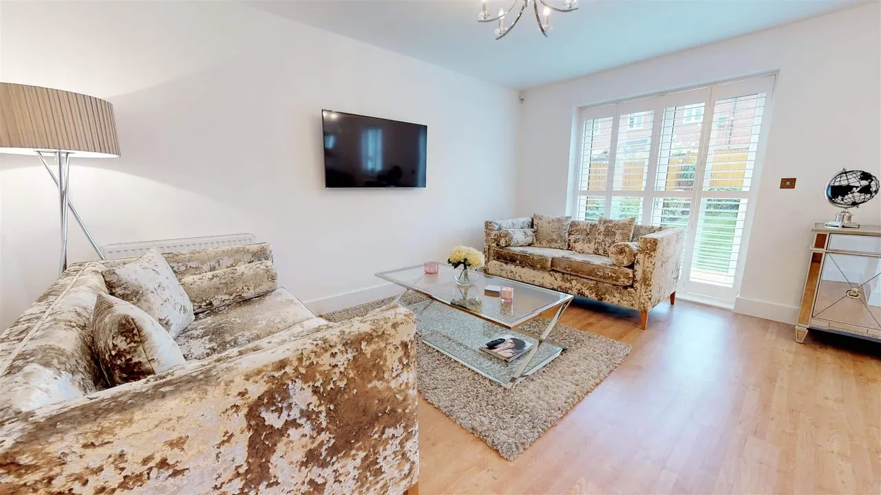 Hawthorn Way, Chigwell, IG7, photo 3