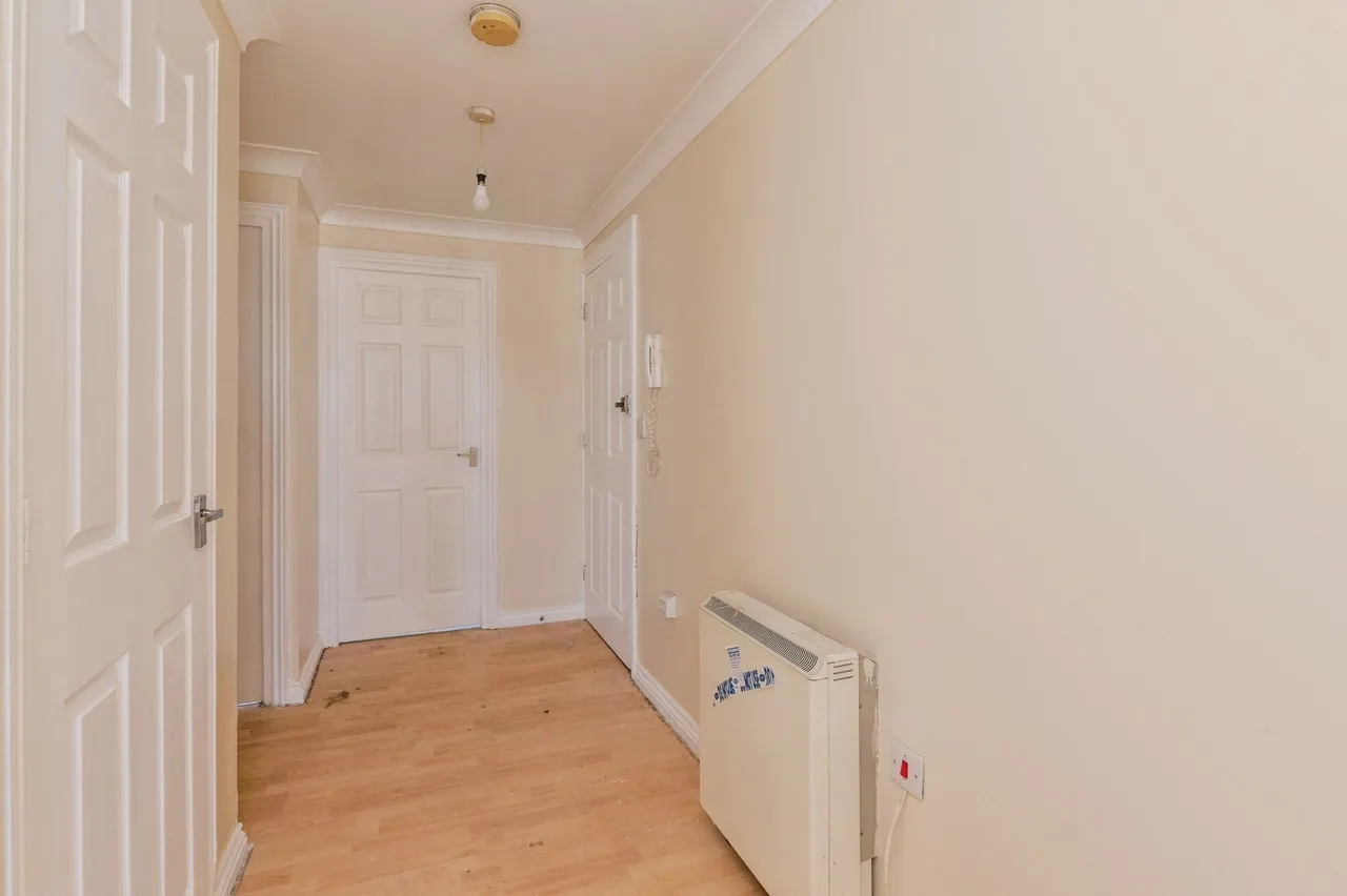 Dock Road, Tilbury, Essex, RM18, photo 6
