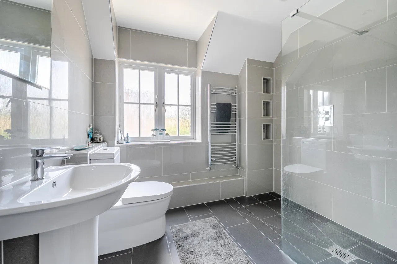 Wansdyke Road, Great Bedwyn, SN8, photo 12