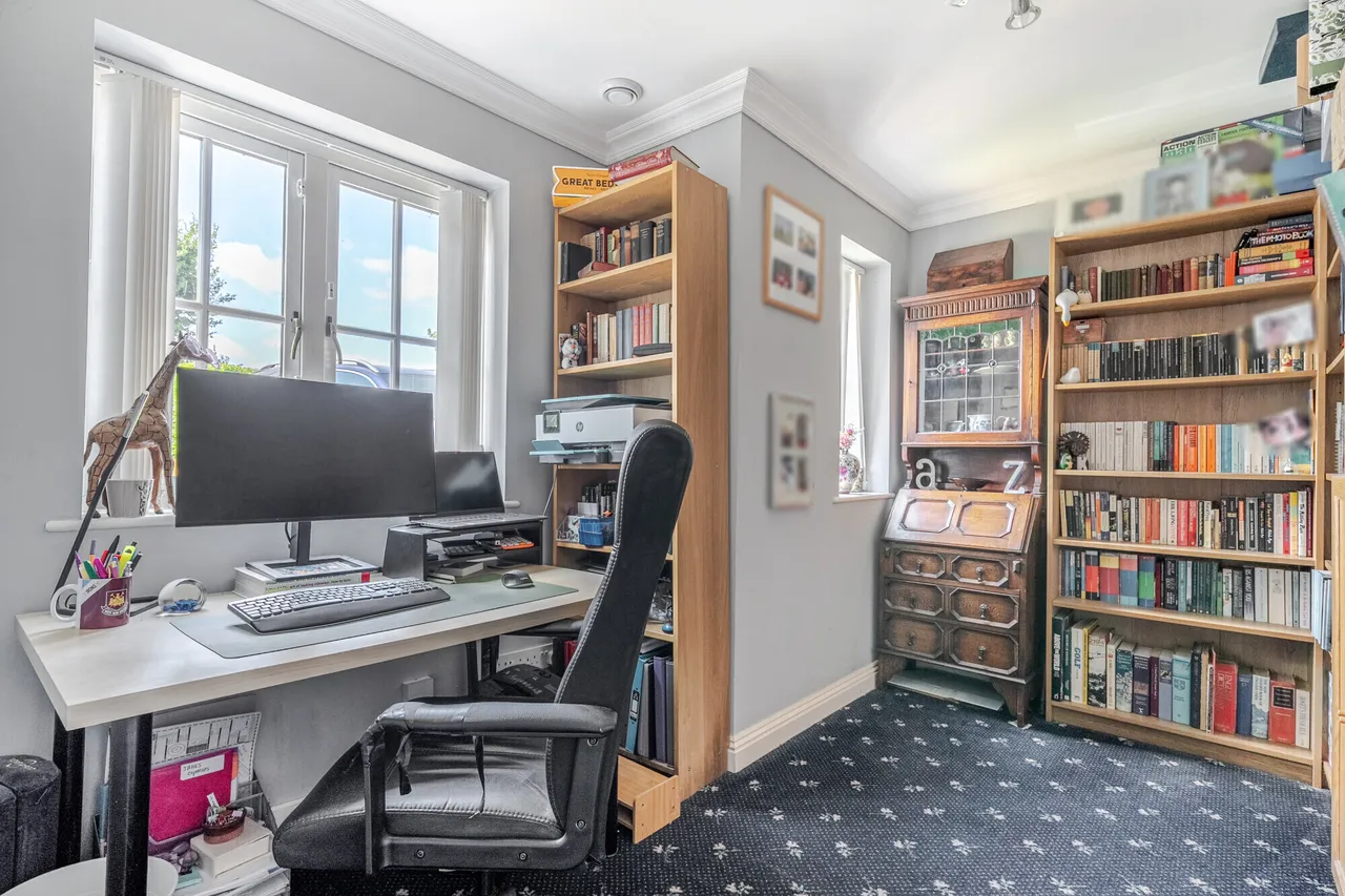 Wansdyke Road, Great Bedwyn, SN8, photo 14