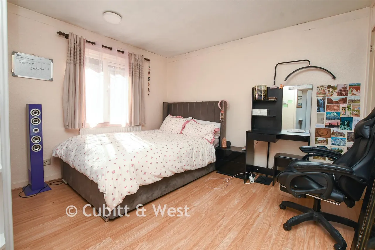 Baxter Avenue, Redhill, RH1, photo 10