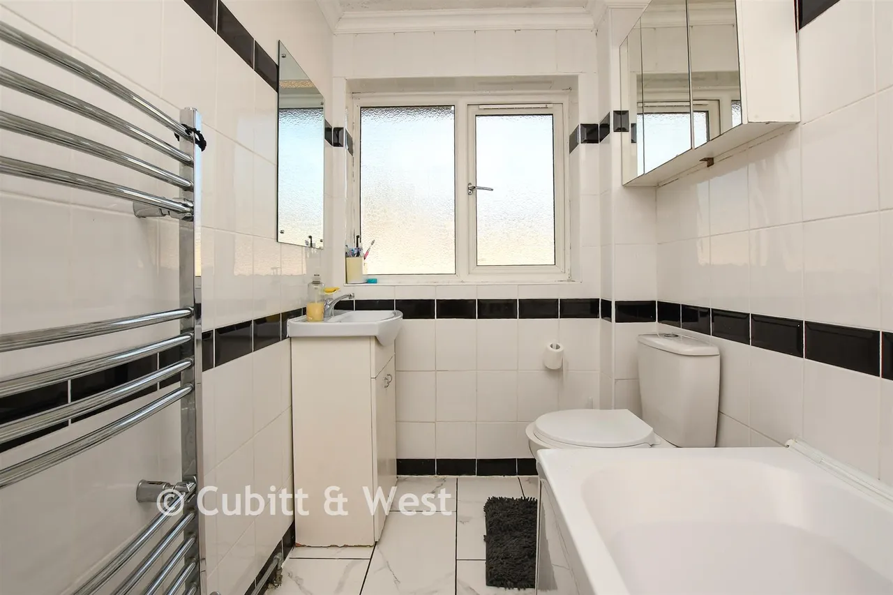 Baxter Avenue, Redhill, RH1, photo 11