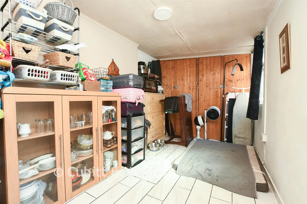 Baxter Avenue, Redhill, RH1, photo 8
