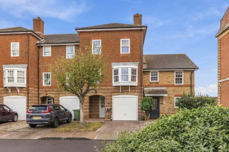 Mountbatten Square, Southsea, PO4, photo 40